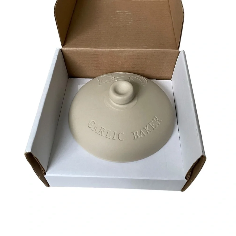 SASSAFRAS Superstone Vintage Garlic Baker by Sassafras 1993 Tan